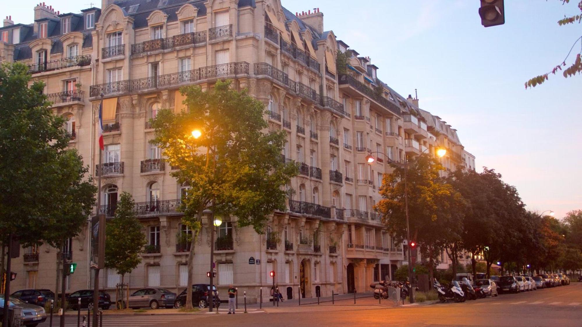 פריז Stunning Apartment Near Eiffel Tower מראה חיצוני תמונה